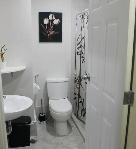 Antonio's Place, 3 Mins To Mactan Airport, Fast Internet, Netflix, Pool, Gym Apartment *