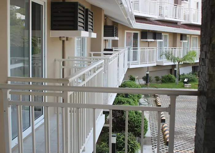 Antonio's Place, 3 Mins To Mactan Airport, Fast Internet, Netflix, Pool, Gym Apartment *