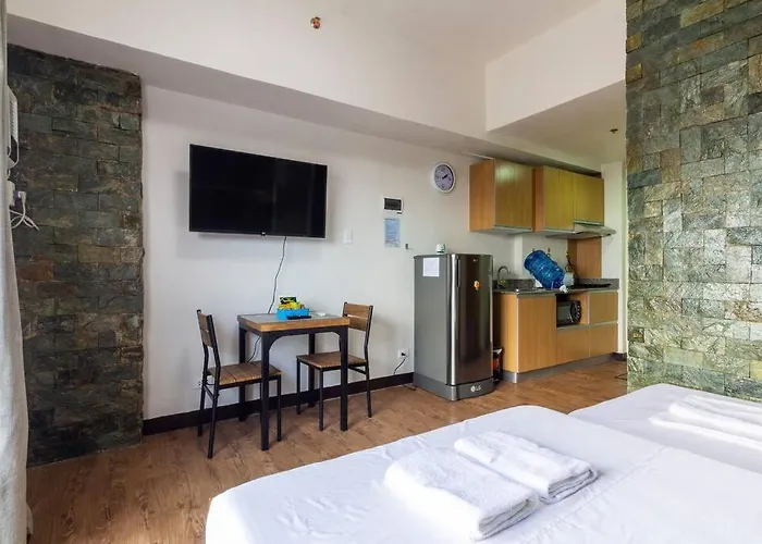 Antonio's Place, 3 Mins To Mactan Airport, Fast Internet, Netflix, Pool, Gym Apartment *