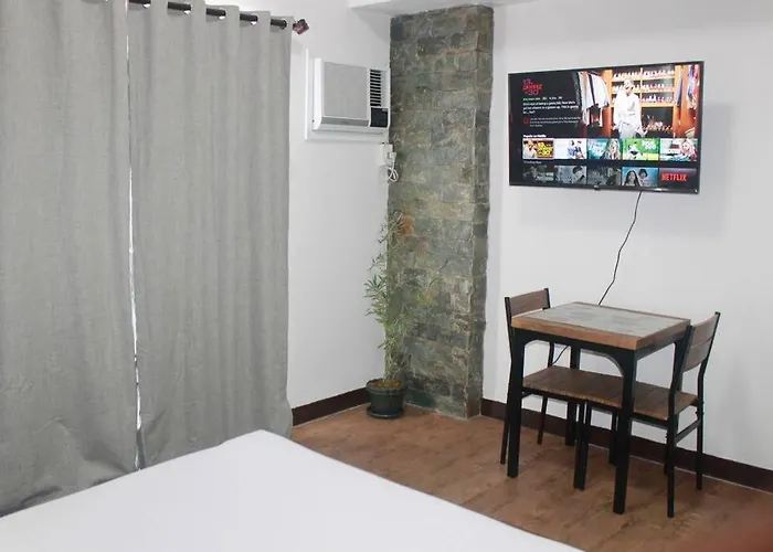 Antonio's Place, 3 Mins To Mactan Airport, Fast Internet, Netflix, Pool, Gym *