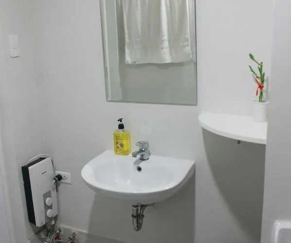 Antonio's Place, 3 Mins To Mactan Airport, Fast Internet, Netflix, Pool, Gym Apartment Lapu-Lapu City